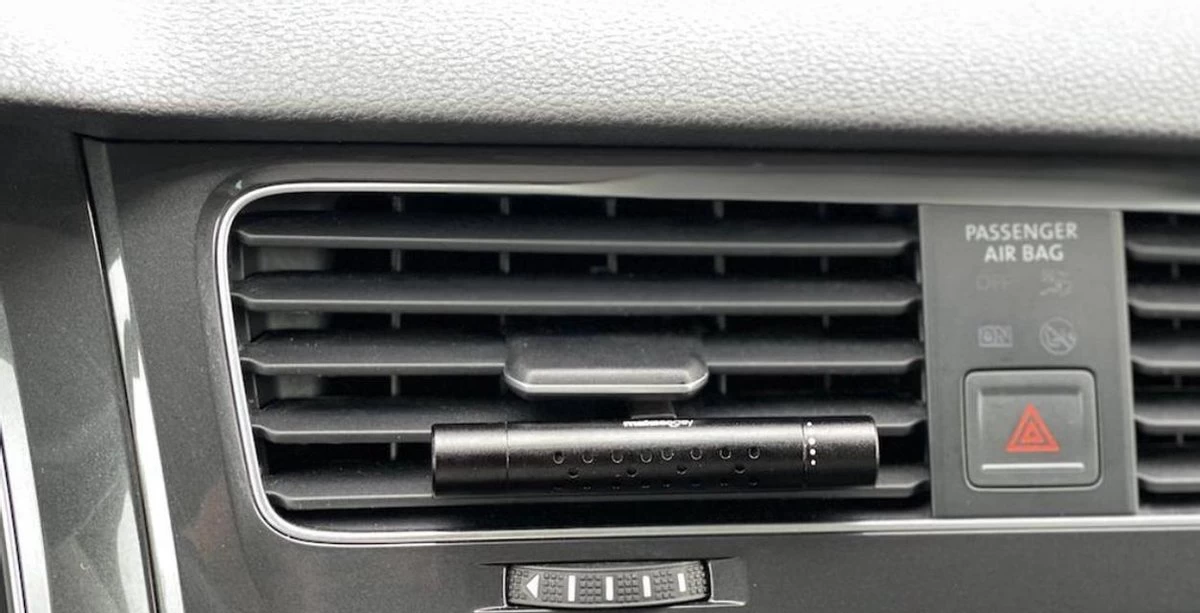 Luxe Auto Luchtverfrisser - 3 Aroma Geuren - Auto Verfrisser - Auto Luchtje - Zwart 8 Luxe Auto Luchtverfrisser - 3 Aroma Geuren - Auto Verfrisser - Auto Luchtje - Zwart - Afbeelding 8