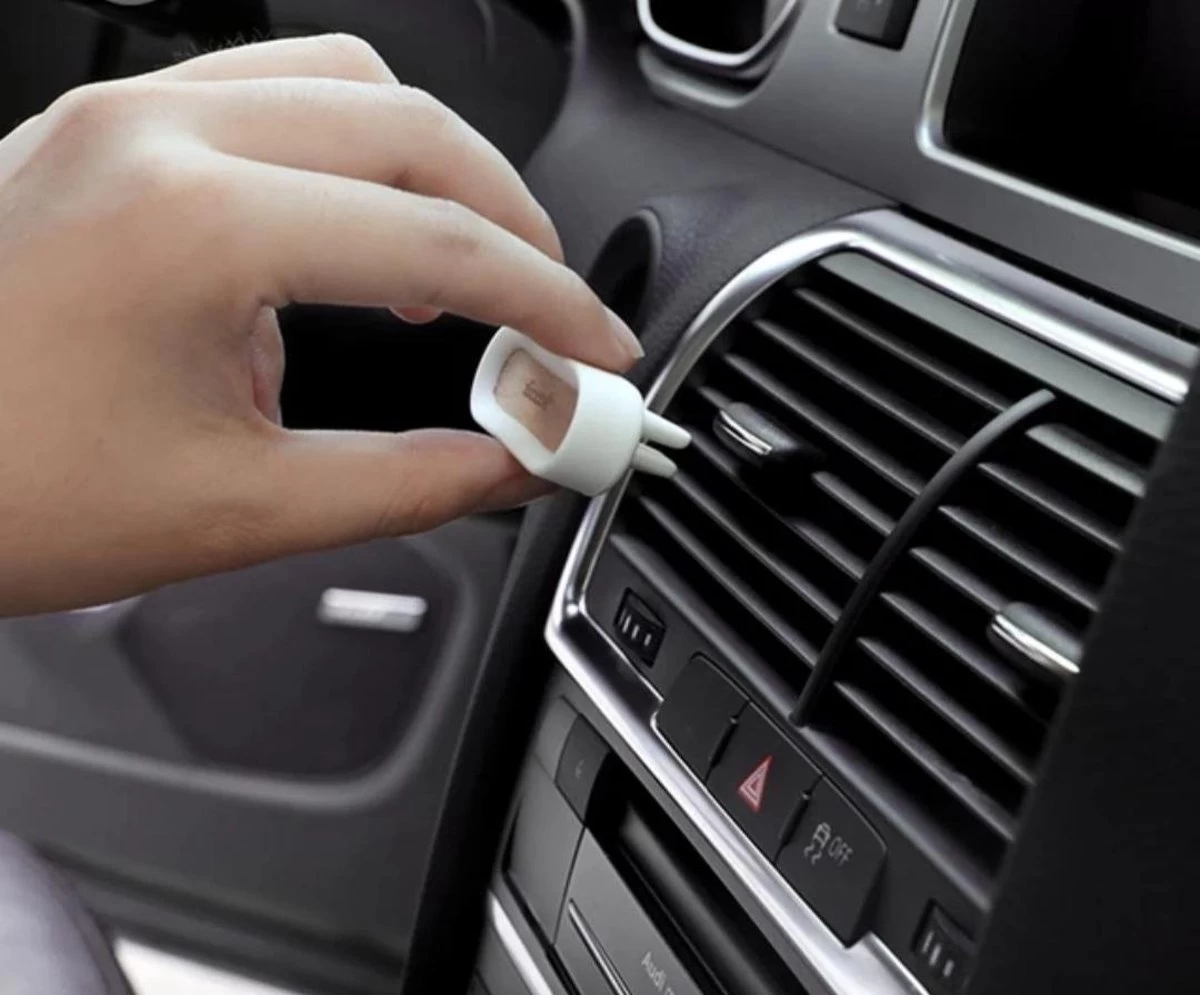 Eco Autoparfum ZWART - 2 Stuks!! - Luxe Auto Luchtverfrisser - Voor Luchtrooster - Autogeur -AutoVerfrisser - Trendy Design - VentilatieroosterMonteerbaar - Herbruikbaar - AutoLuchtje - Geurverfrisser - Eco Friendly - Biologisch Afbreekbaar 5 Eco Autoparfum ZWART - 2 Stuks!! - Luxe Auto Luchtverfrisser - Voor Luchtrooster - Autogeur -AutoVerfrisser - Trendy Design - VentilatieroosterMonteerbaar - Herbruikbaar - AutoLuchtje - Geurverfrisser - Eco Friendly - Biologisch Afbreekbaar - Afbeelding 5